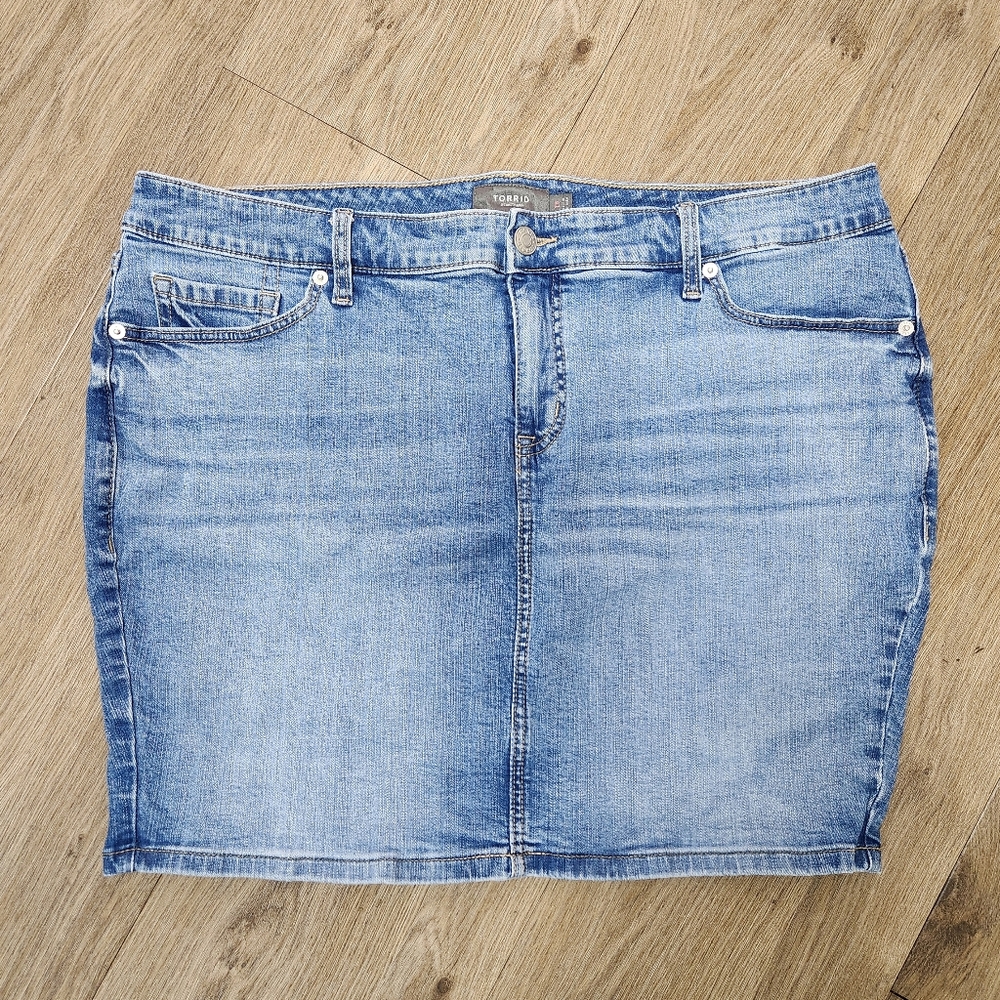 Torrid Blue Denim Pencil Skirt Size 18